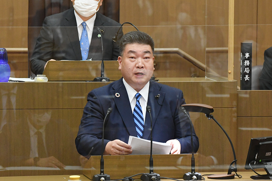 令和3年9月定例県議会で代表質問に立つ